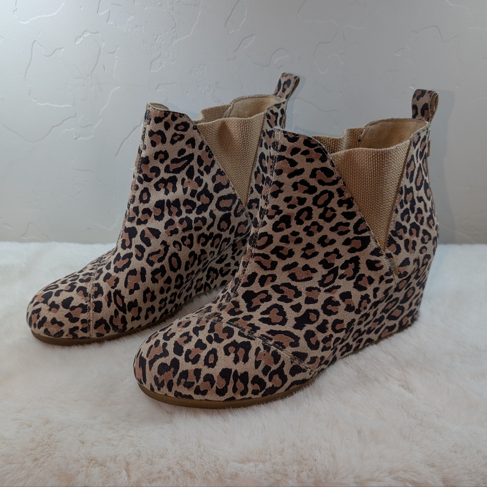 TOMS Kelsey Wedge Ankle Booties – Light Leopard Print – Size 10 - Picture 1 of 14